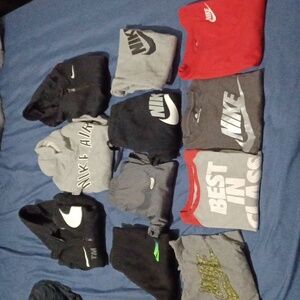 Bundle Of Nike Fall/Winter Clothes Size 7